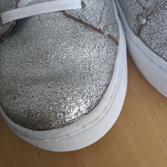 Like New Toms Silver Metallic Leather Lenox Sneakers - Picture 4 of 12